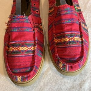 Sanuk Southwestern design canvas rubber sole beach shoes